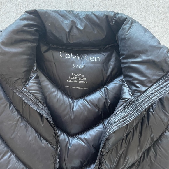 Calvin Klein Lightweight Black Puffer Jacket - Size S - Picture 2 of 4